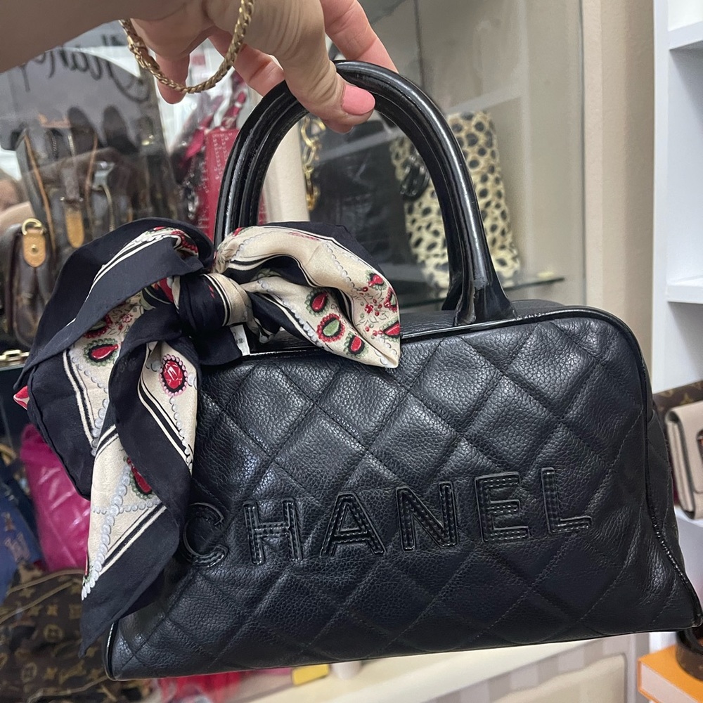 Chanel caviar mini Boston 💯 authentic
